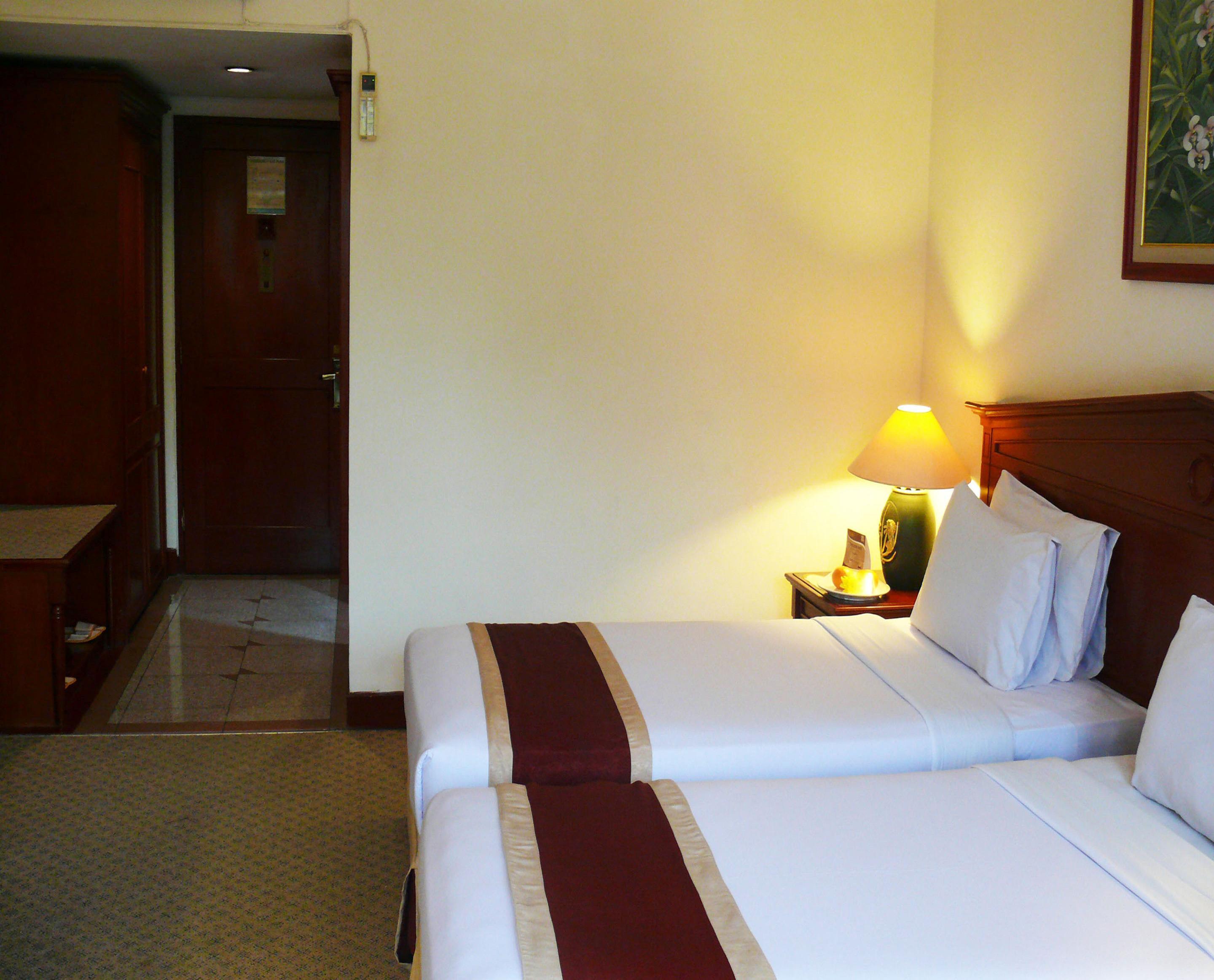 The Jayakarta Suites Bandung Exteriör bild