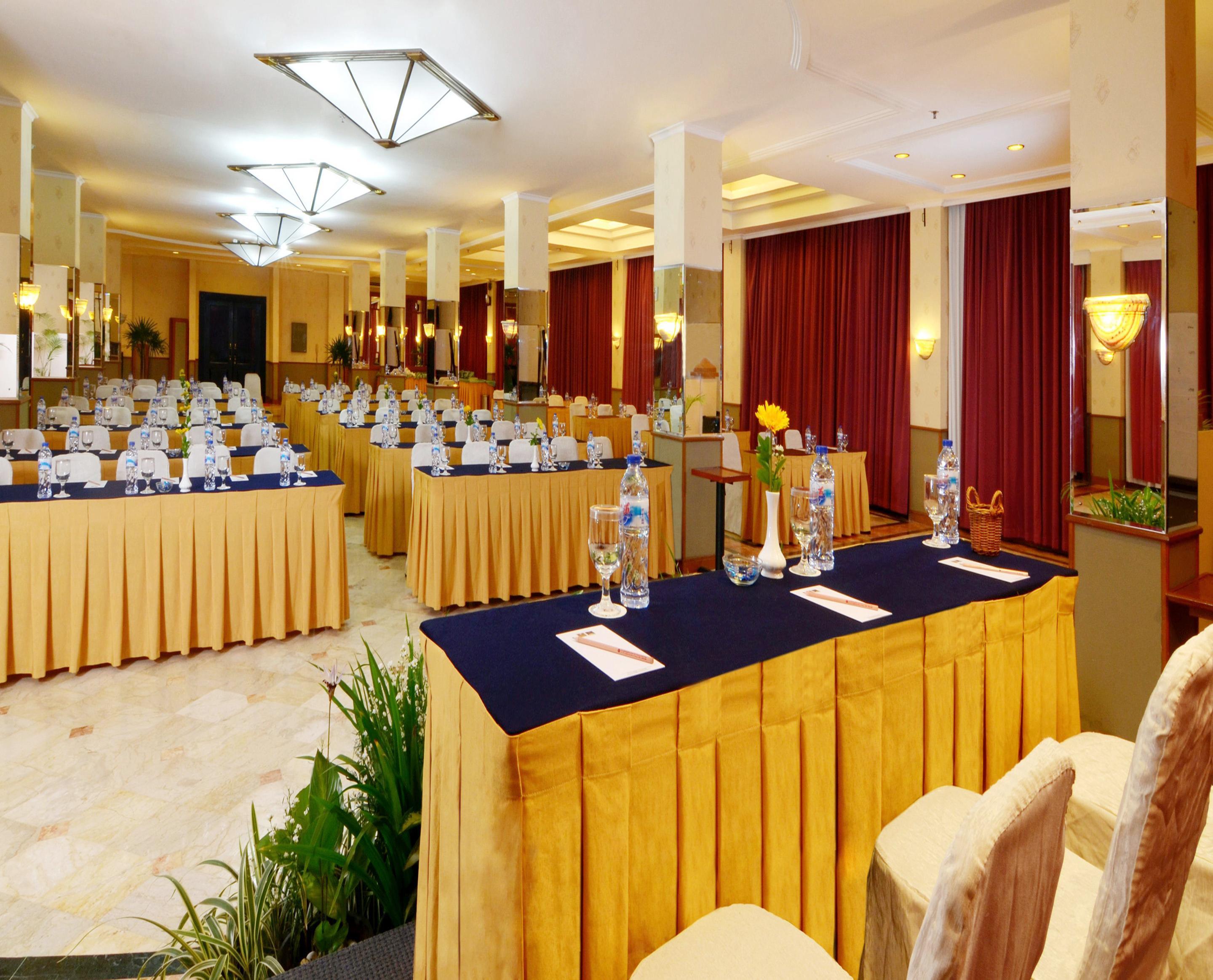 The Jayakarta Suites Bandung Exteriör bild