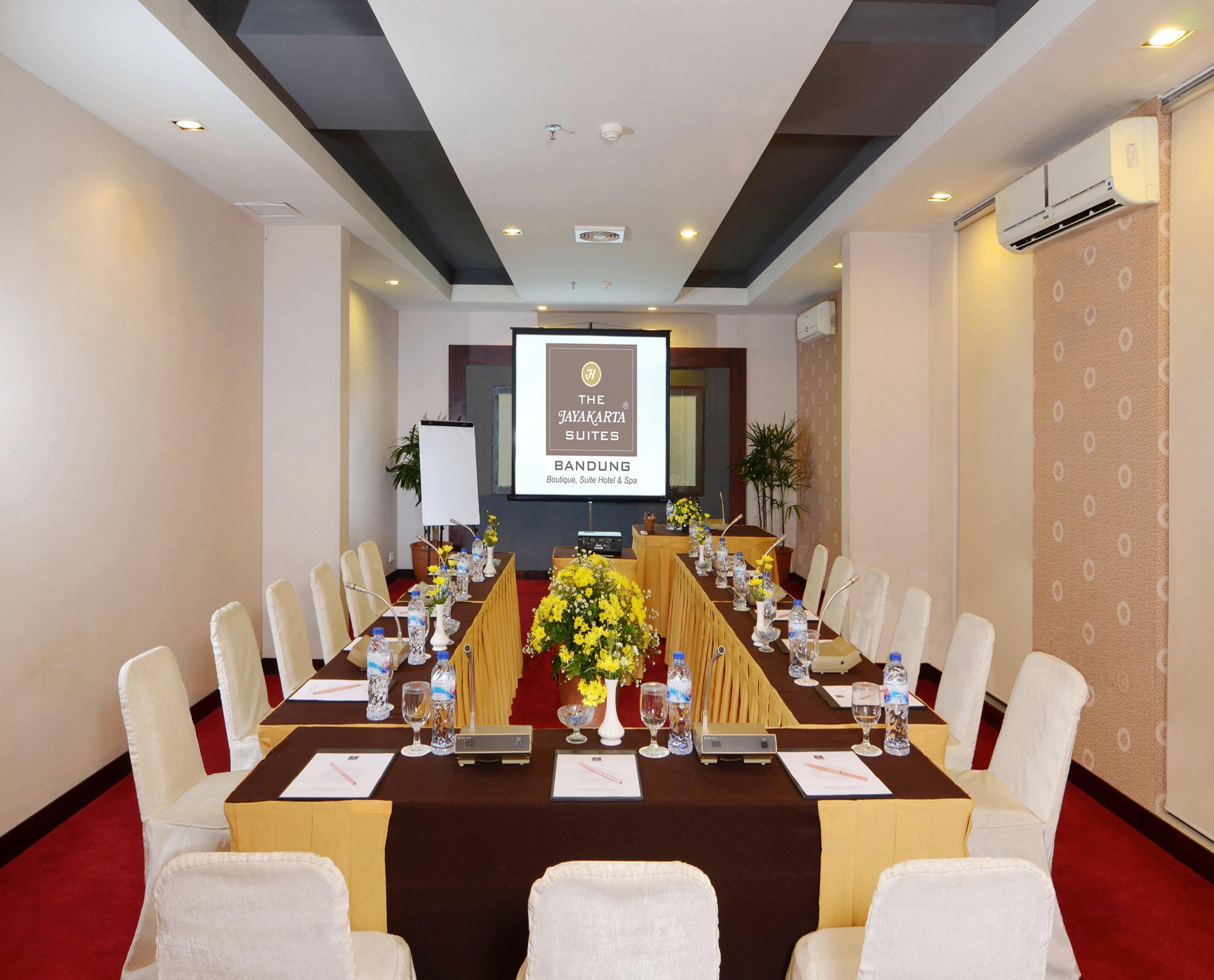 The Jayakarta Suites Bandung Exteriör bild