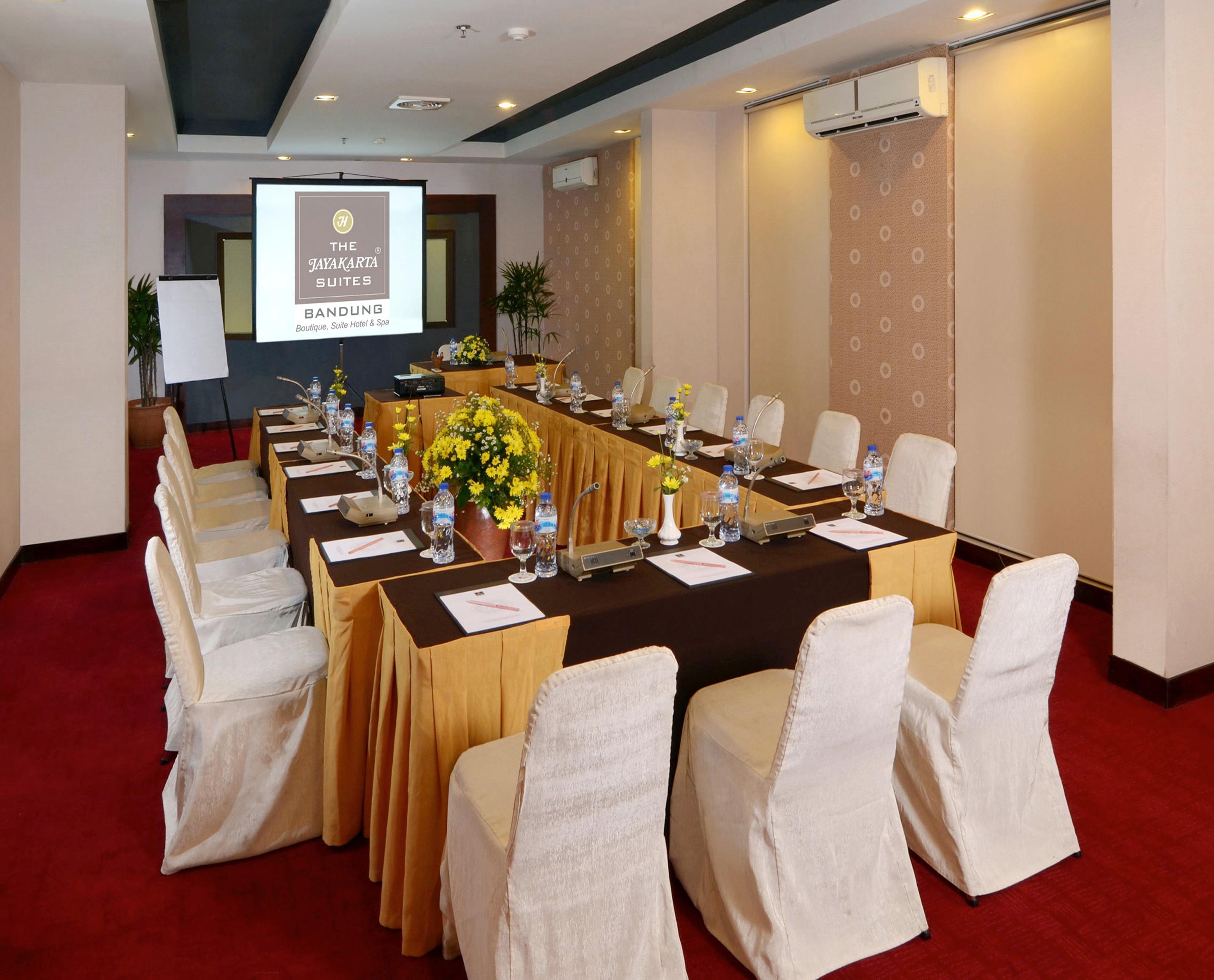 The Jayakarta Suites Bandung Exteriör bild