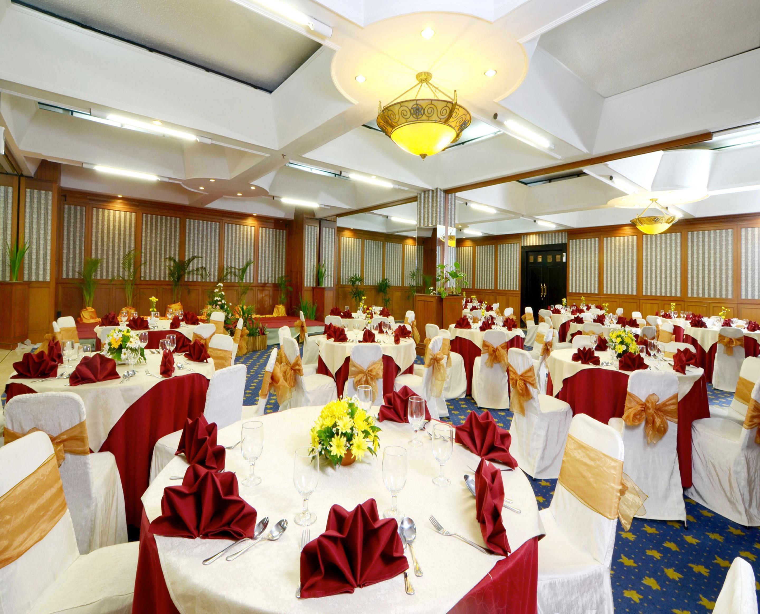 The Jayakarta Suites Bandung Exteriör bild