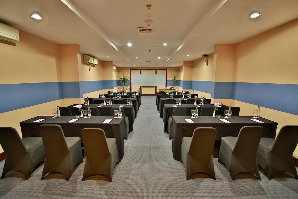 The Jayakarta Suites Bandung Exteriör bild