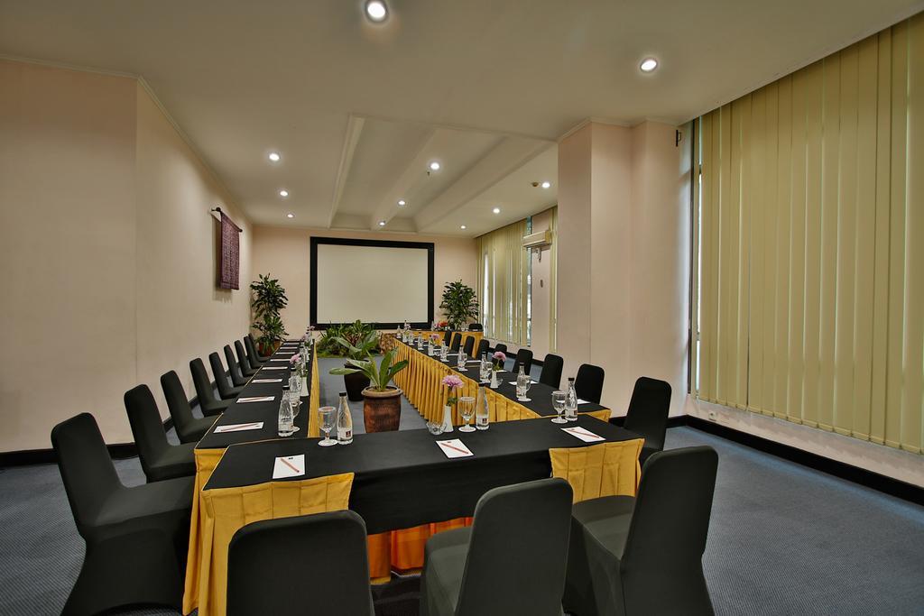 The Jayakarta Suites Bandung Exteriör bild