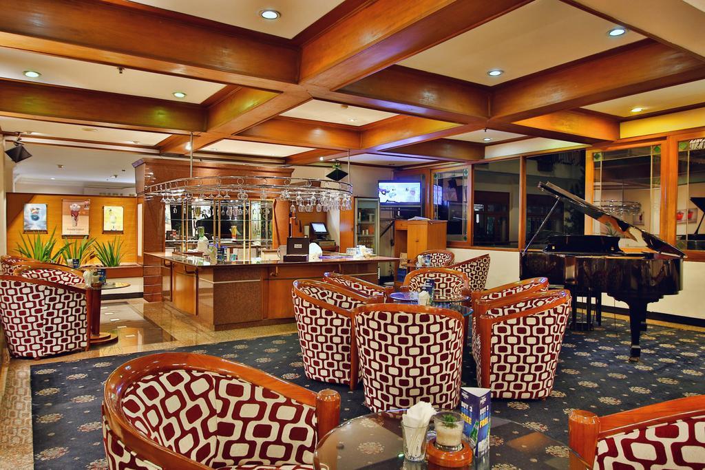 The Jayakarta Suites Bandung Exteriör bild