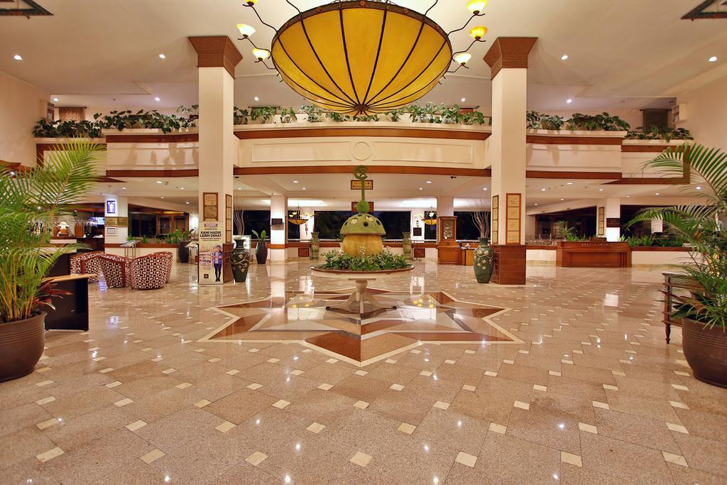 The Jayakarta Suites Bandung Exteriör bild