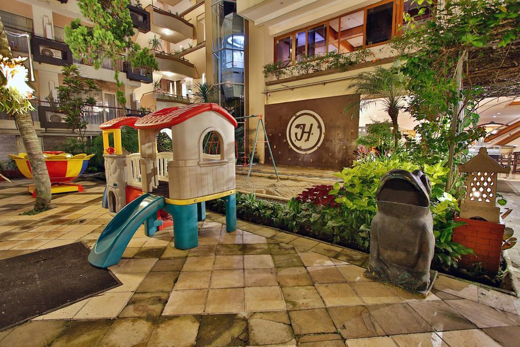 The Jayakarta Suites Bandung Exteriör bild