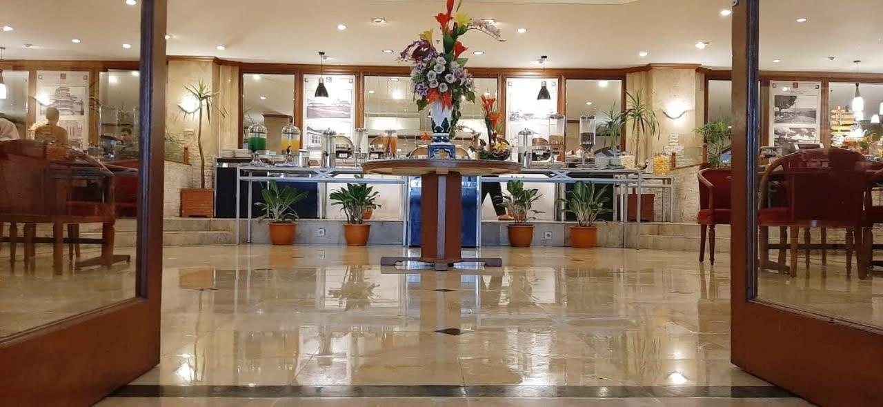 The Jayakarta Suites Bandung Exteriör bild
